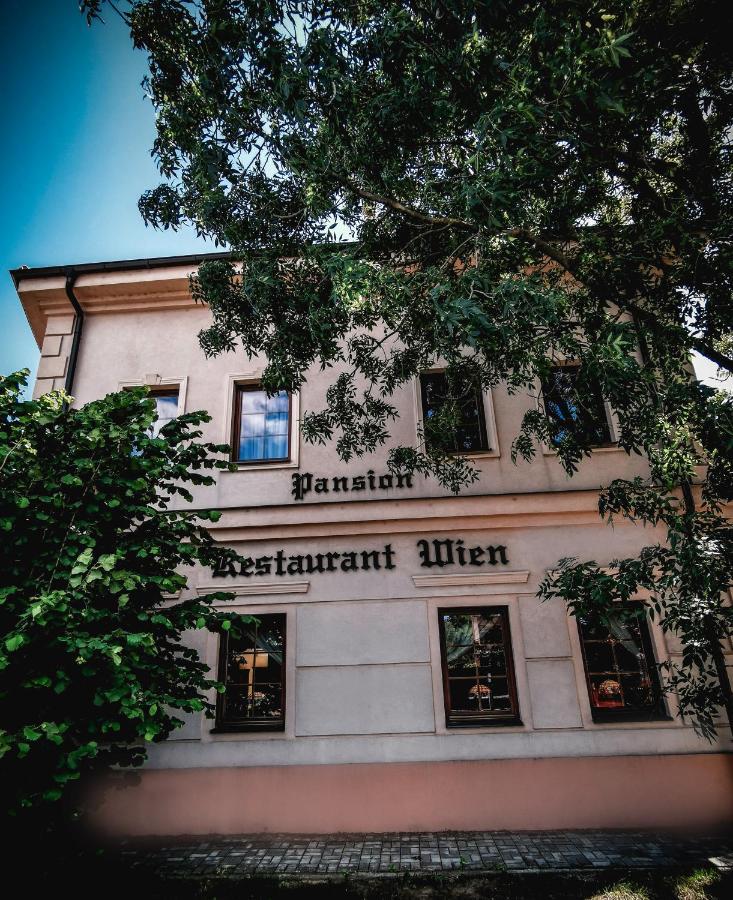 Restaurant Pansion Wien Cierny Brod Eksteriør billede