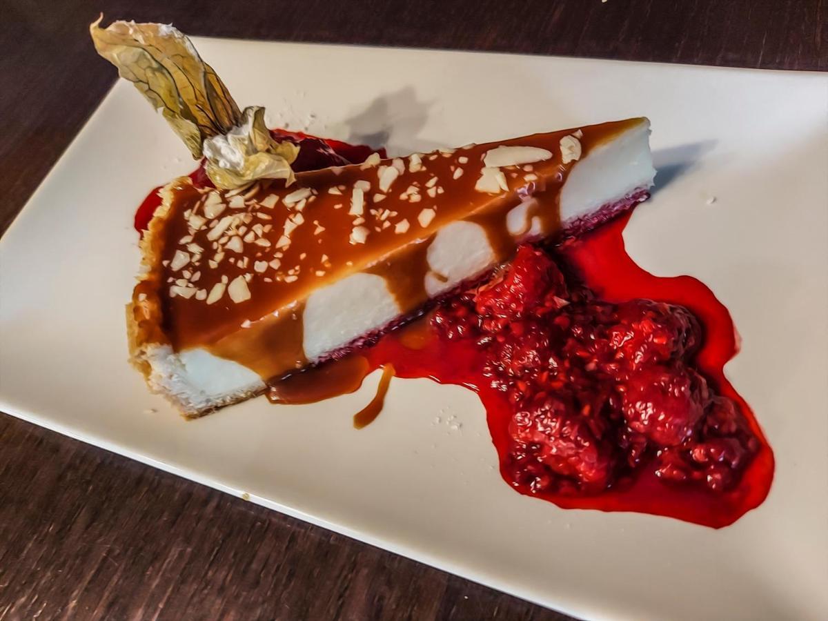 Restaurant Pansion Wien Cierny Brod Eksteriør billede