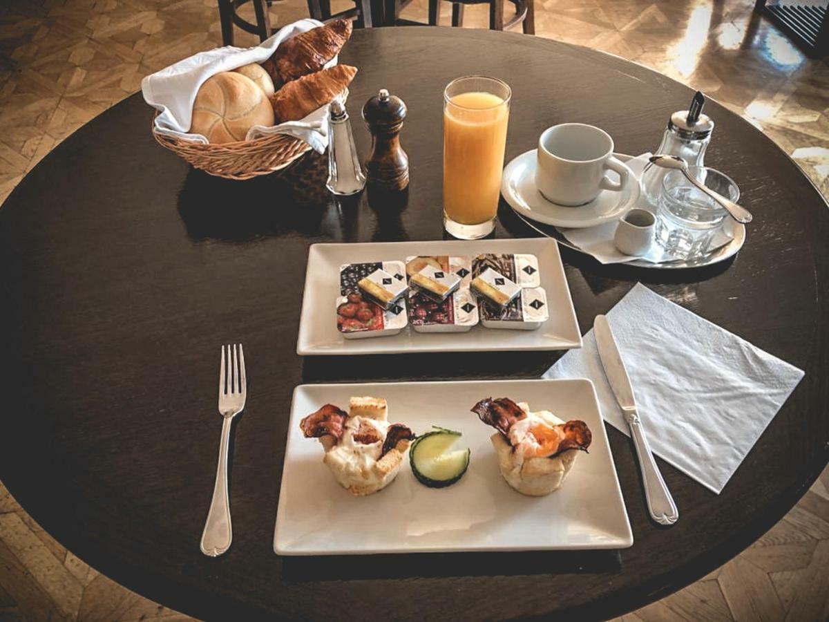 Restaurant Pansion Wien Cierny Brod Eksteriør billede