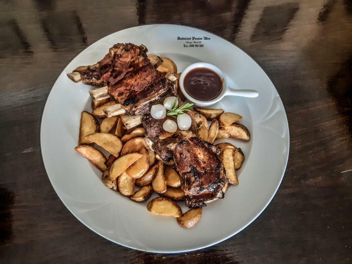 Restaurant Pansion Wien Cierny Brod Eksteriør billede